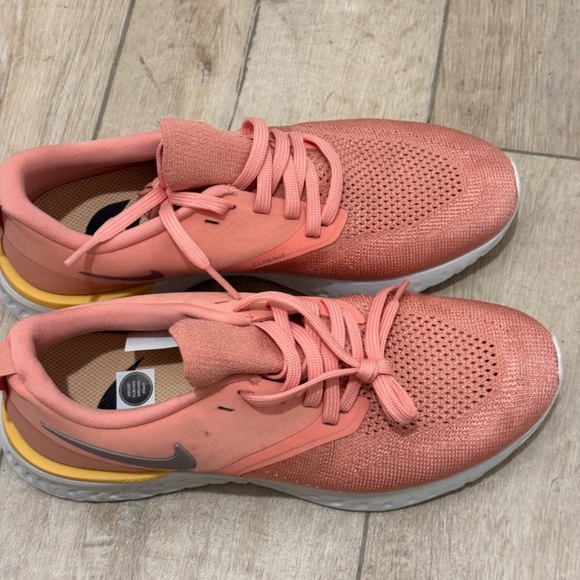 Nike Odyssey React Flyknit Runners - sz 7.5 - Picture 8 of 8